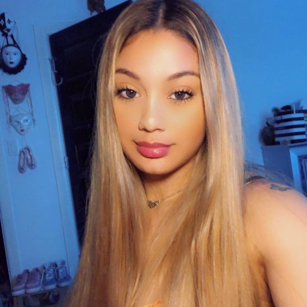 Meet your Posher, Carla